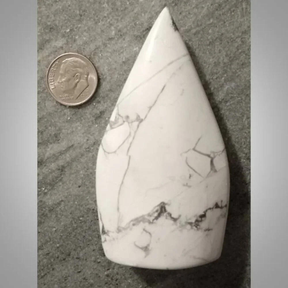 HOWLITE stone rock crystal FLAME 01 INSPIRATION - creativity - insomnia